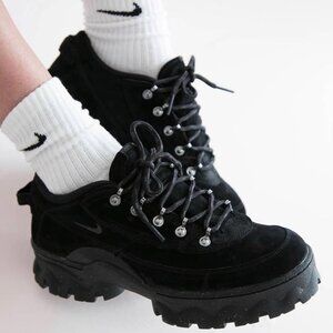Nike Lahar Low Black Women's Size 7 W